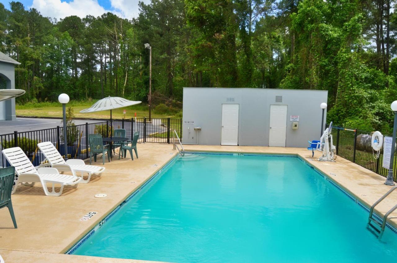 Days Inn By Wyndham Hardeeville Near Hilton Head Exterior photo