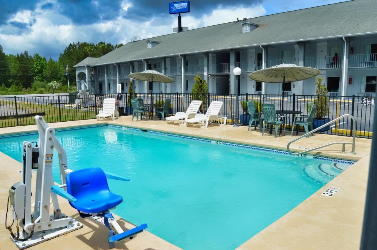 Days Inn By Wyndham Hardeeville Near Hilton Head Exterior photo