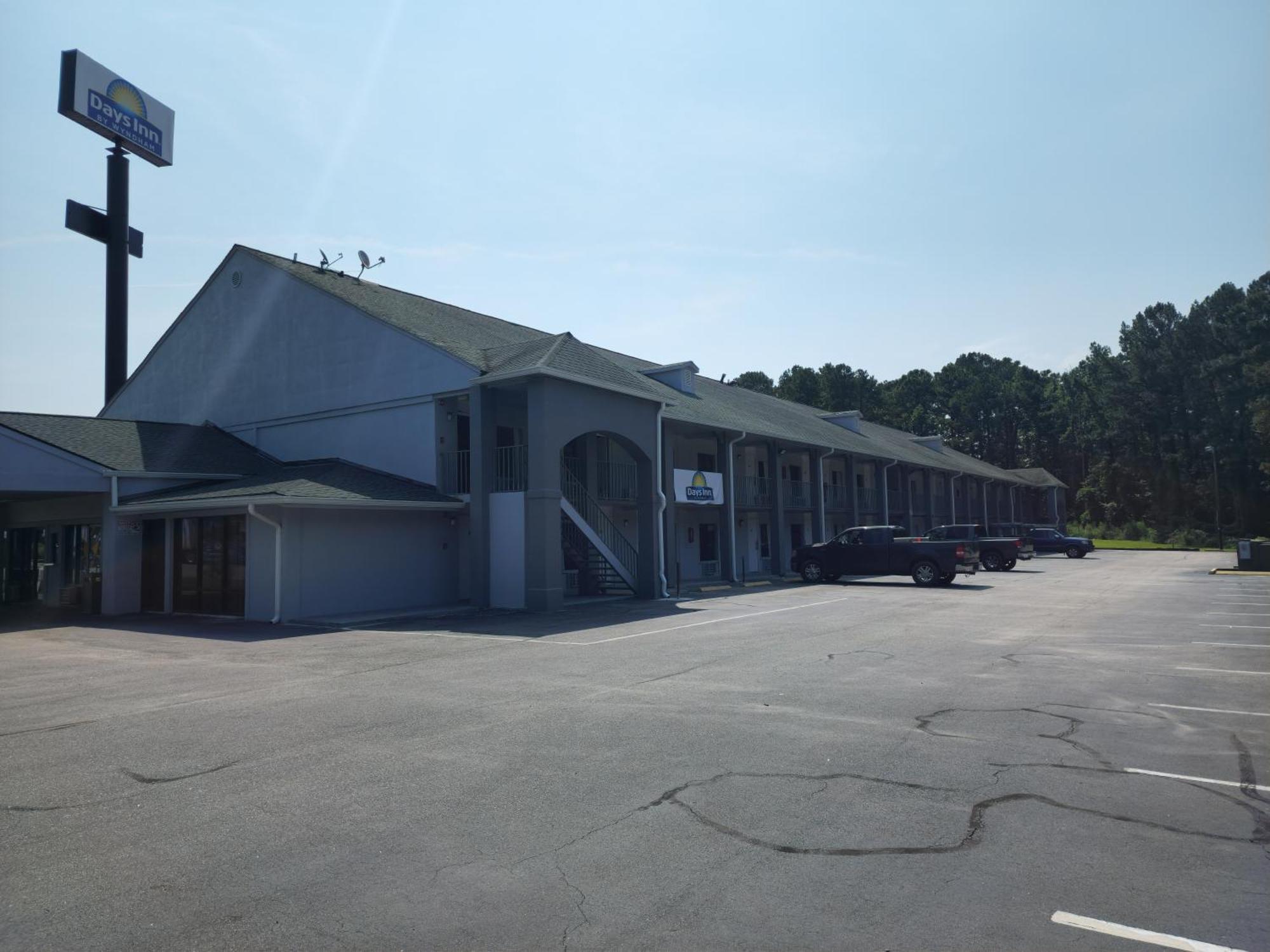 Days Inn By Wyndham Hardeeville Near Hilton Head Exterior photo